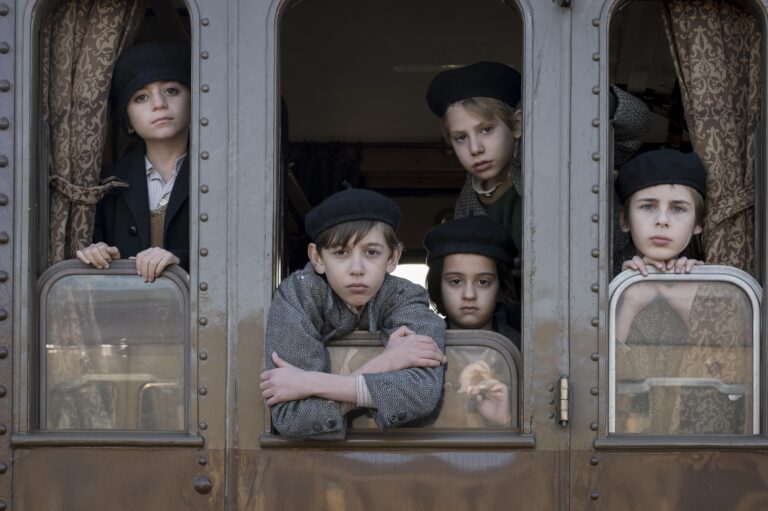 Read more about the article The Children’s Train: A Heartwrenching Tale of Love and Sacrifice